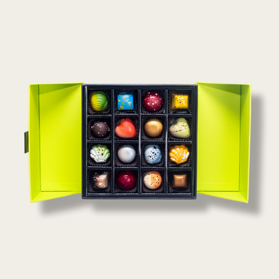 16 Piece Signature Gift Box, hi-res